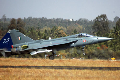 印度自主研发的“光辉(Tejas)”战机 印度自主研发的“光辉(Tejas)”战机