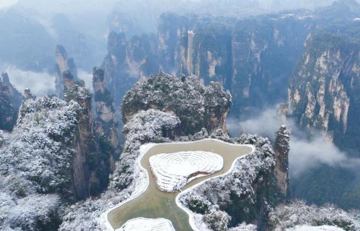 张家界雪后初霁 峰林如画