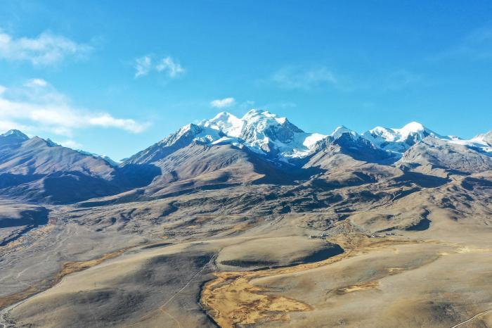 西藏当雄：念青唐古拉山脉雪景